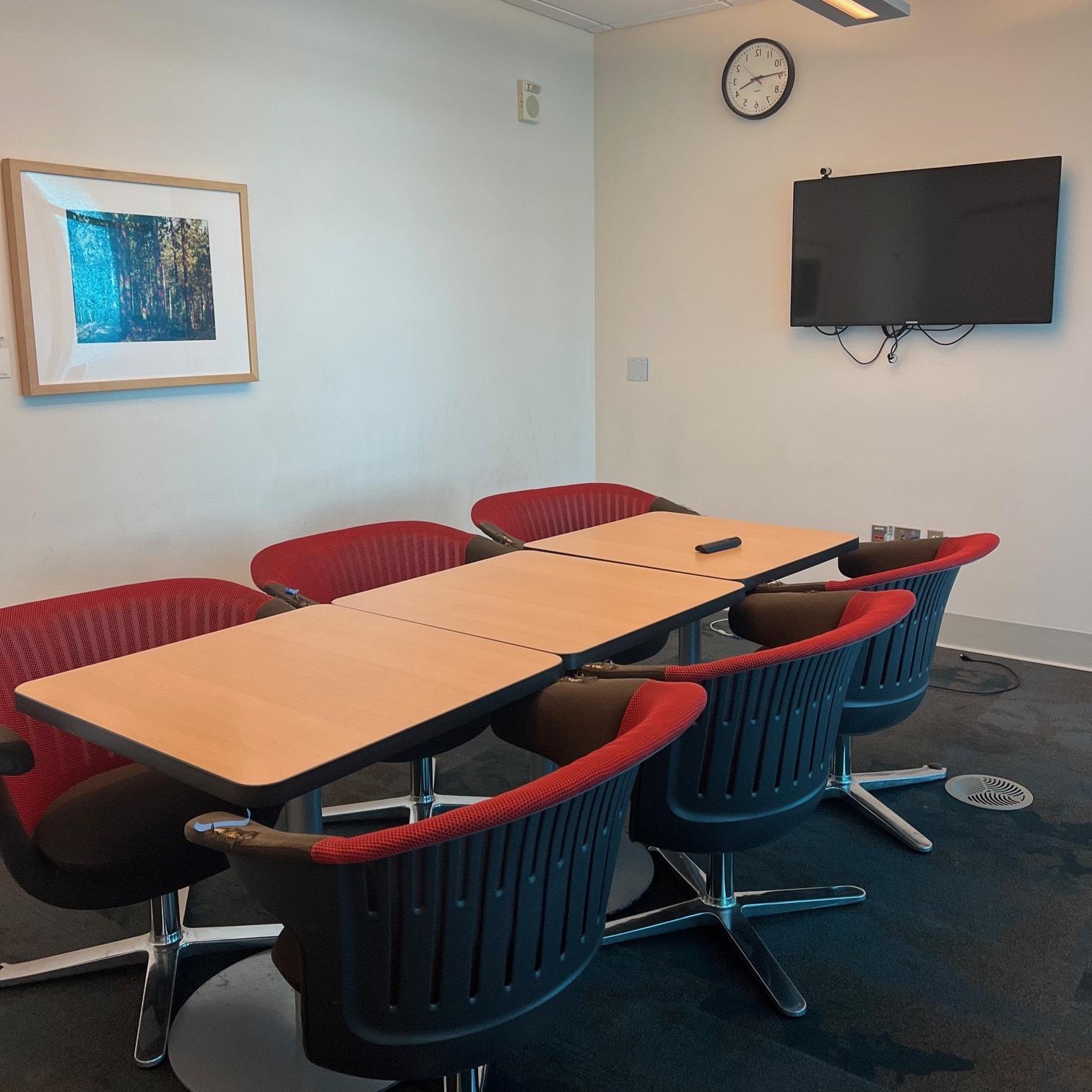 Photo of a lounge-style study room